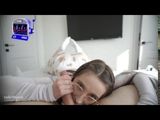 teaches how to play chess